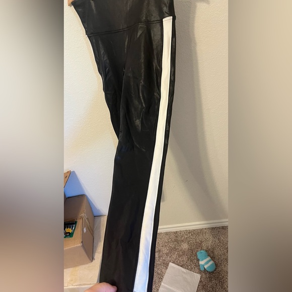 Spanx - Faux Leather Stripe Legging in Very Black/White size Large - Picture 7 of 10